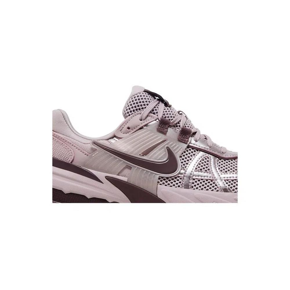 Обувь Nike Wmns V2K Run 'Particle Rose Tattoo' 2