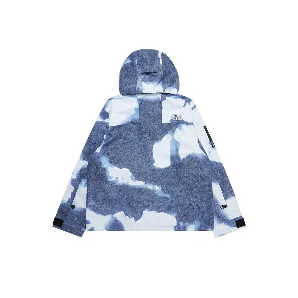 Джинсовые куртки Supreme x The North Face Bleached Denim Print Mountain Jacket 'Indigo' 2