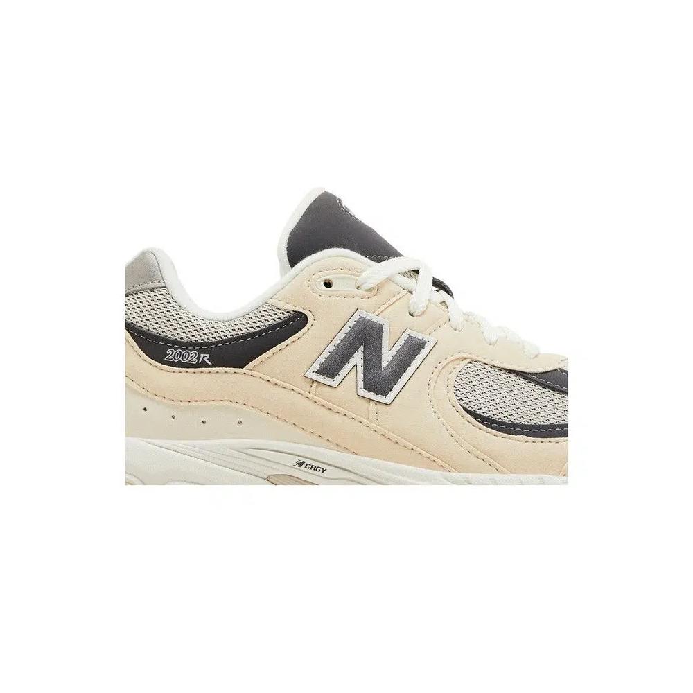 Кроссовки New Balance 2002R Big Kid 'Sandstone Magnet' 2