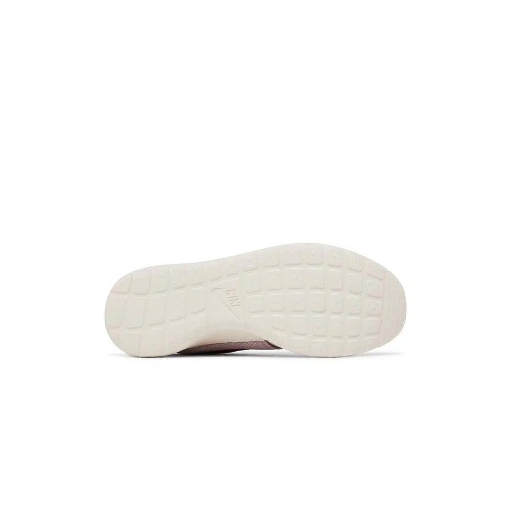 Кроссовки Nike Wmns Roshe One 'Plum Chalk' 4