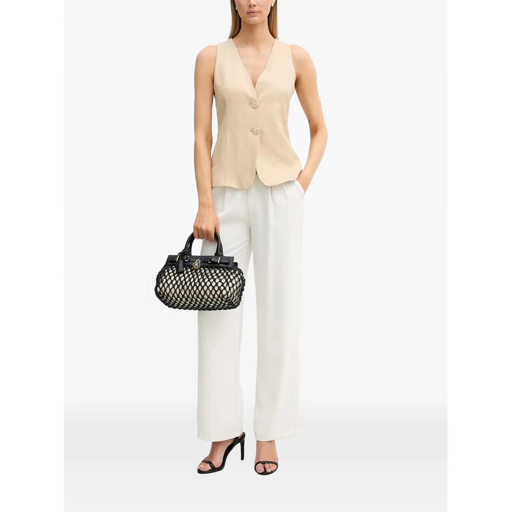button-fastening sleeveless V-neck top 2