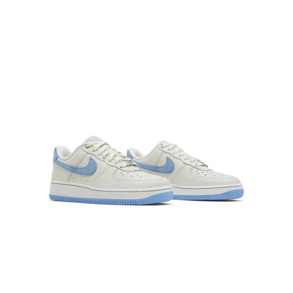 Кроссовки Nike Wmns Air Force 1 LXX 'White University Blue' 8