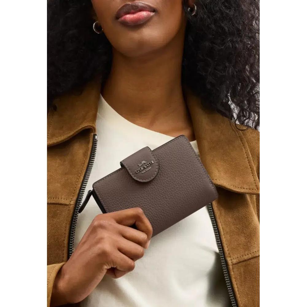 Средний бумажник Coach Corner Zip цвета Dark Stone CBO41 3