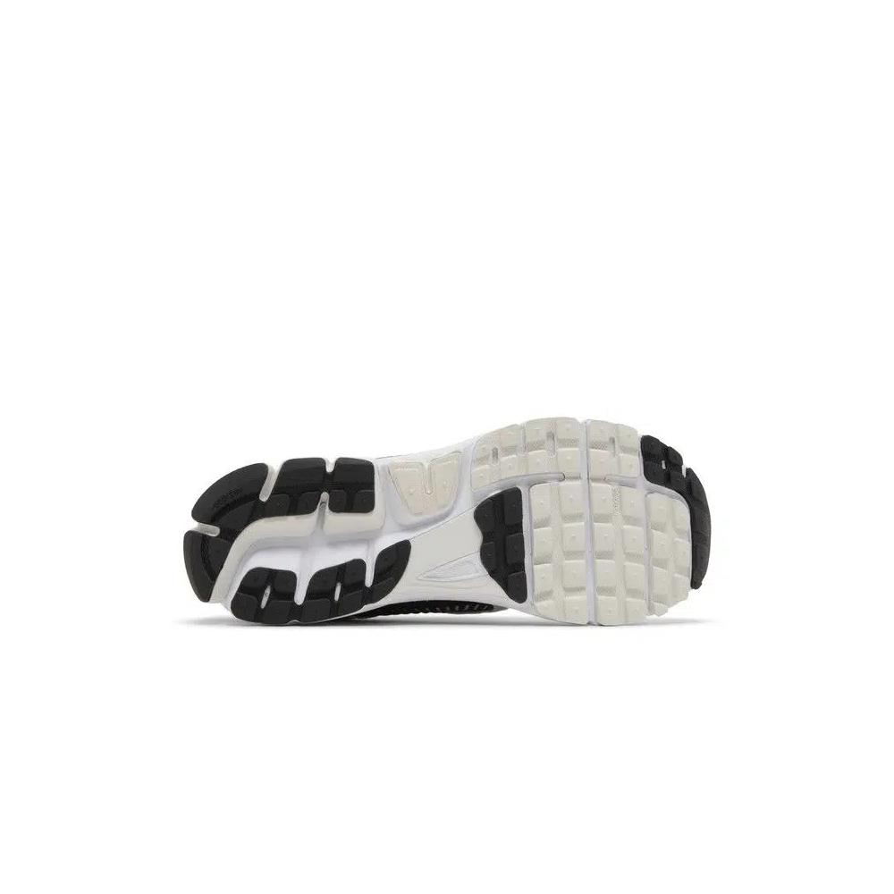 Кроссовки Nike Air Zoom Vomero 5 'White Black' 4