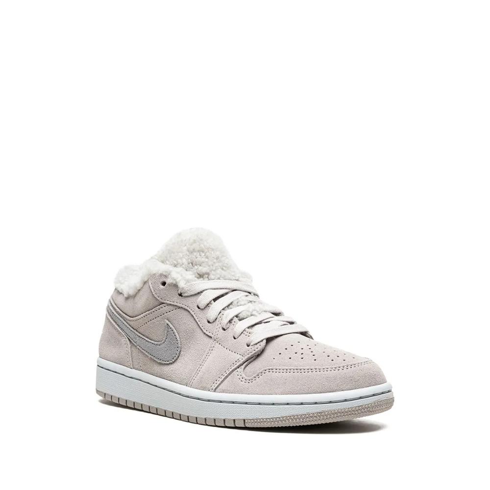 Кроссовки Air Jordan 1 Low SE Sherpa Fleece 2