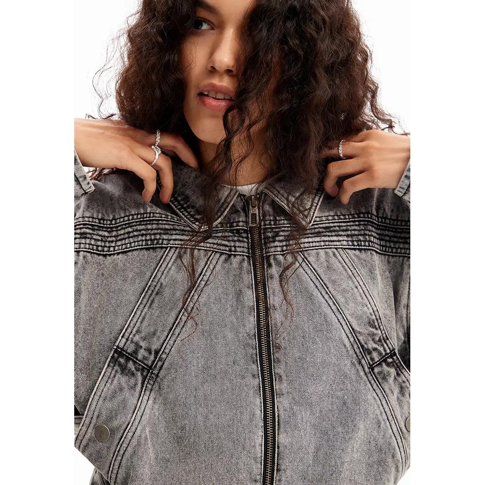 Женская джинсовая куртка Desigual с отстегивающимися рукавами. 3