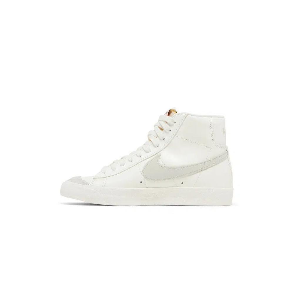 Кроссовки Nike Wmns Blazer Mid '77 Vintage 'Sail Light Bone' 3