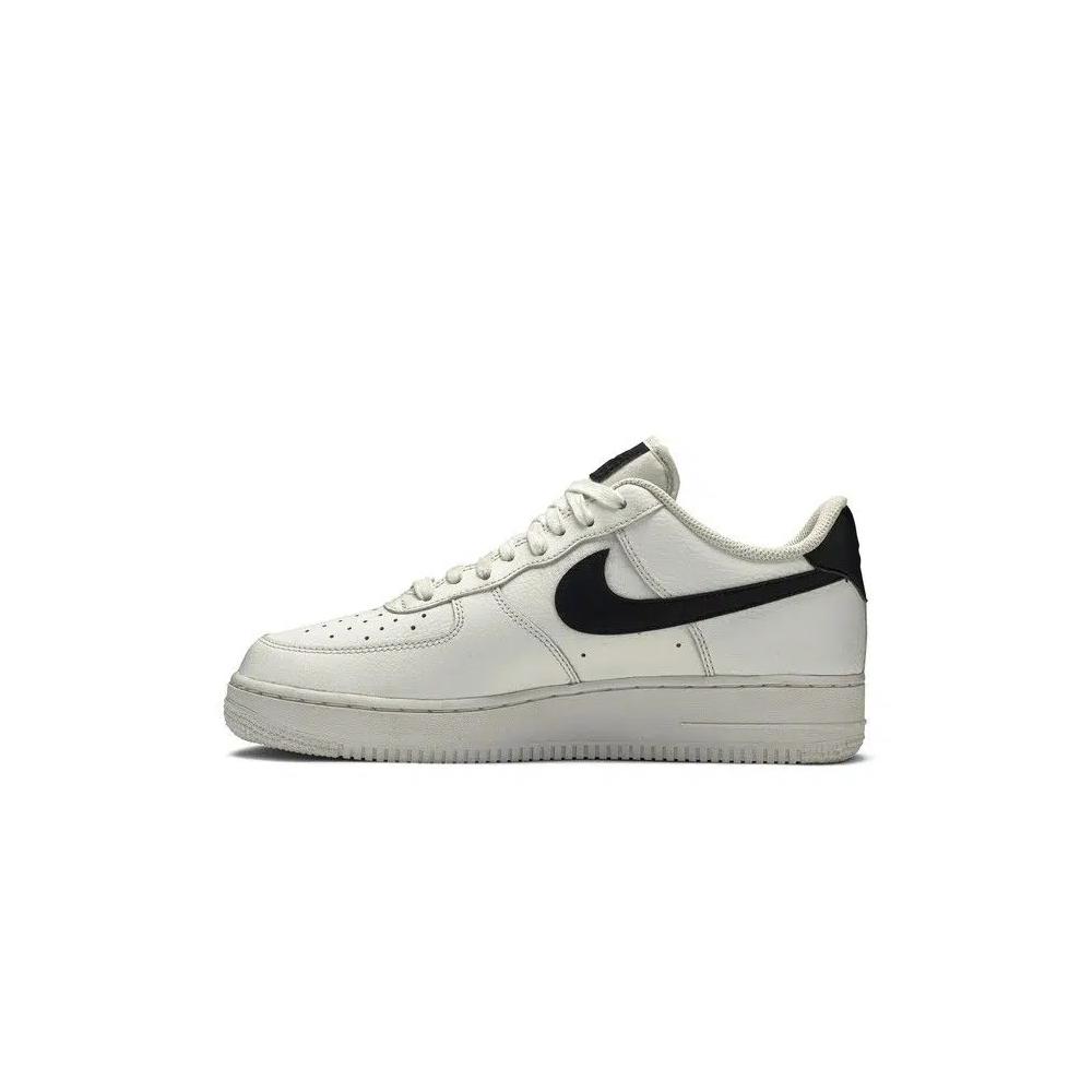 Кроссовки Nike Wmns Air Force 1 '07 'White Black' 3