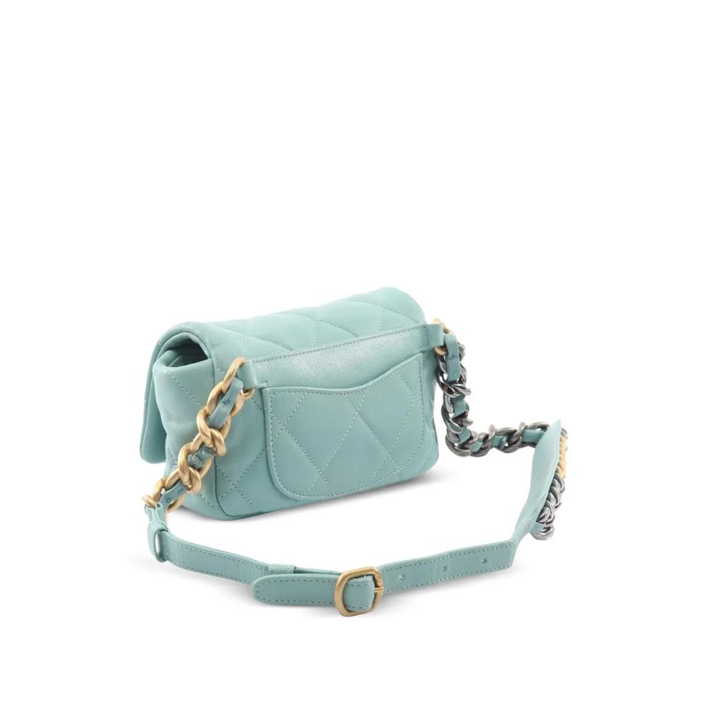 Стеганая поясная сумка Chanel 19 2
