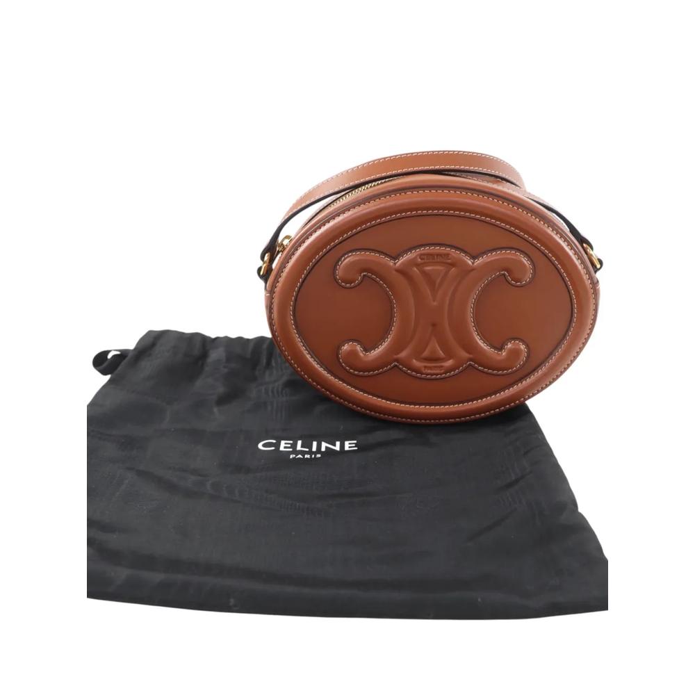 Маленькая сумка через плечо Calfskin Cuir Triomphe Oval (2018-2026 годы) 2