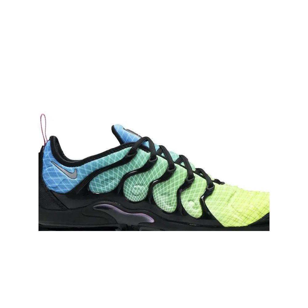 Кроссовки Nike Air VaporMax Plus 'Aurora Green' 2