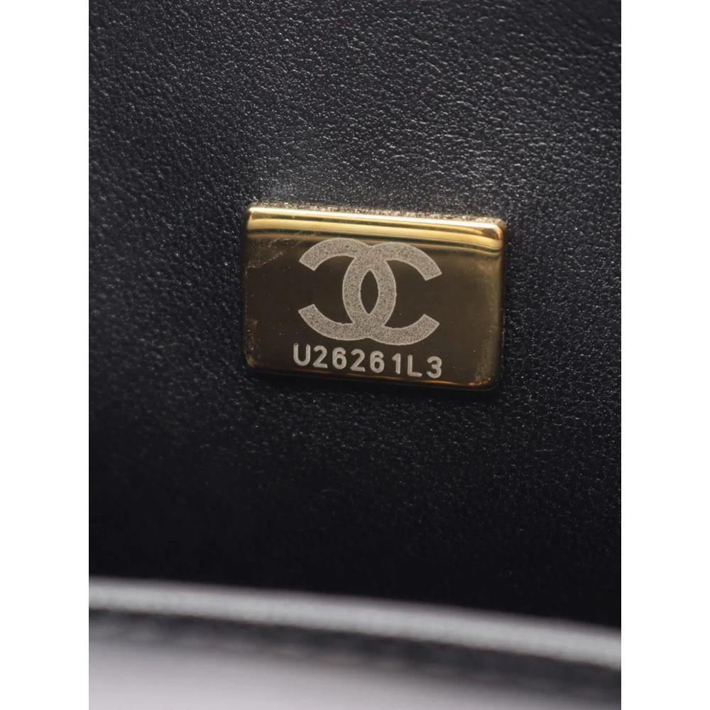 Маленькая сумка через плечо Quilted Lambskin Boy Flap (2021-2026 годы) 2