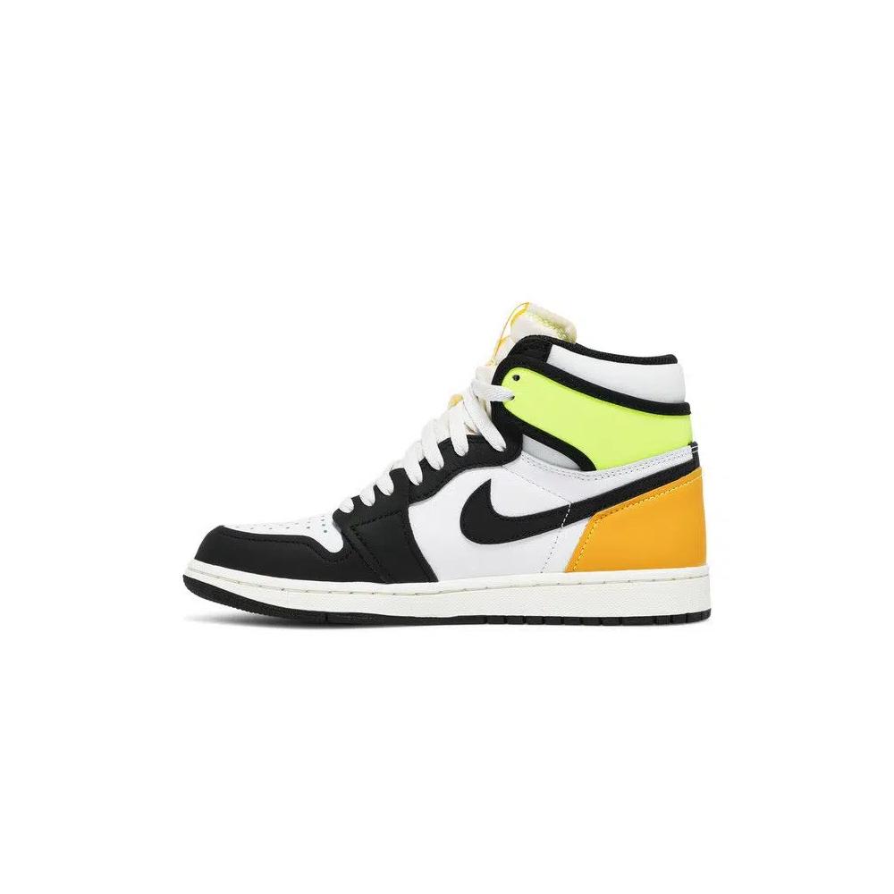 Кроссовки Air Jordan 1 Retro High OG 'Volt Gold' 3