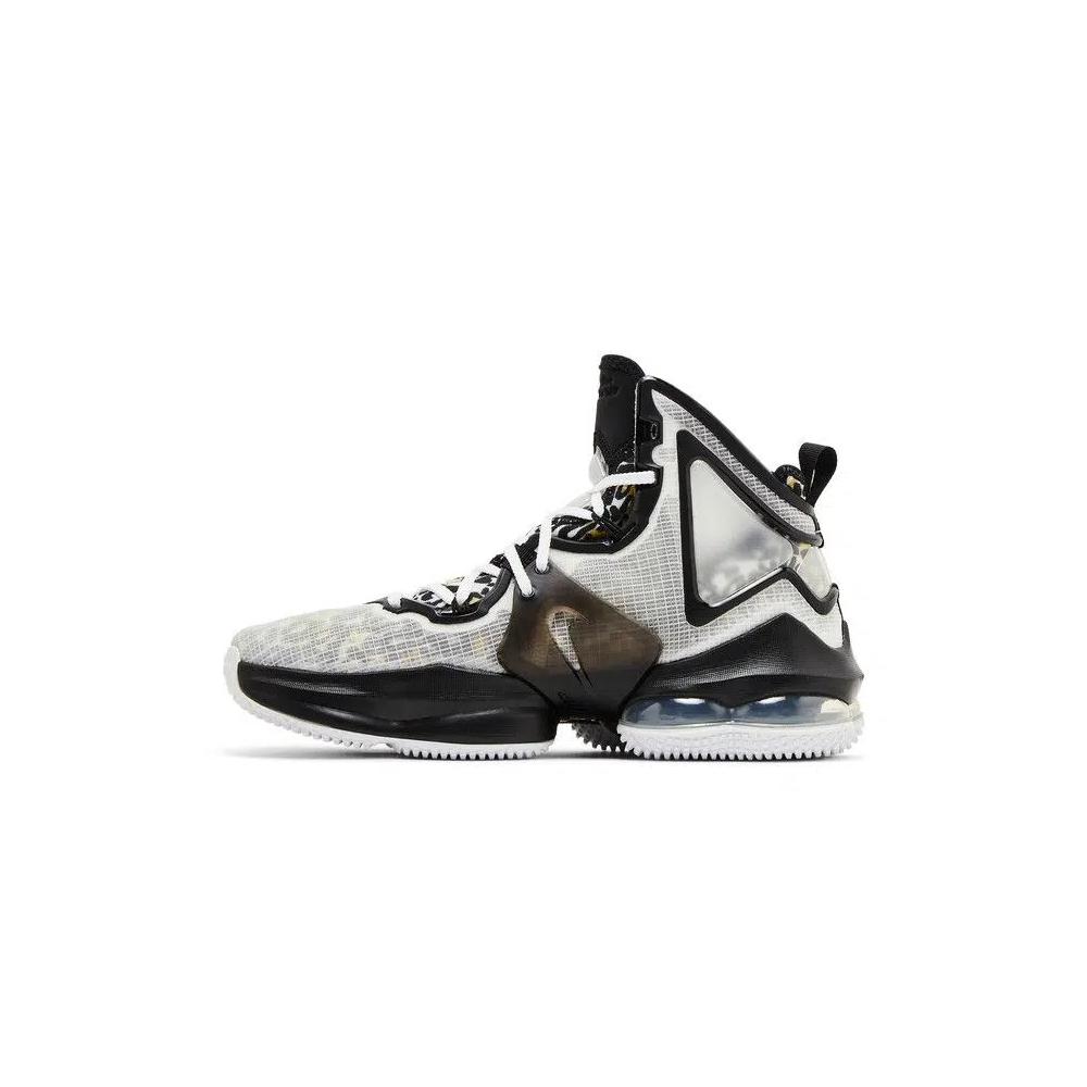 Кроссовки Nike LeBron 19 SE GS 'White Metallic Gold' 3