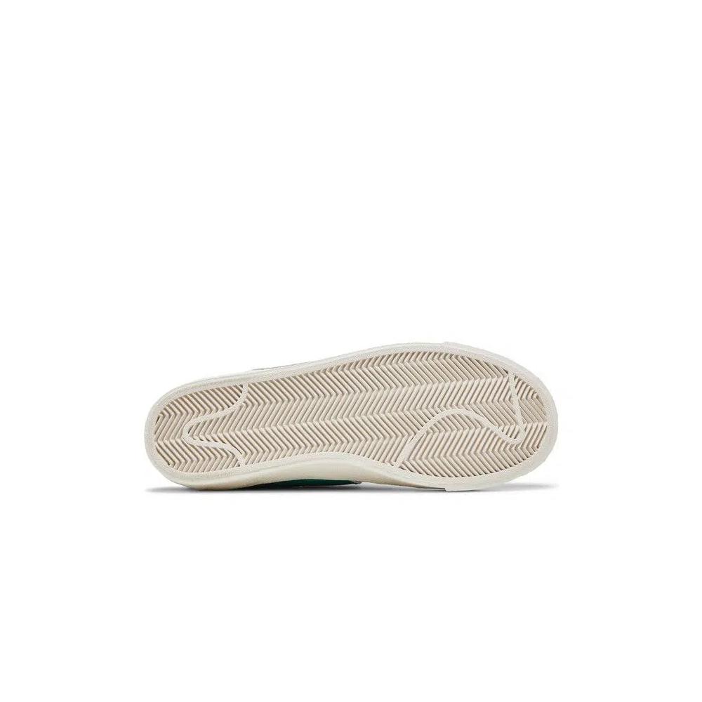 Кроссовки Nike Wmns Blazer Low '77 Jumbo 'Mismatch' 4