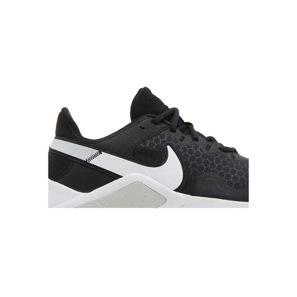 Кроссовки Nike Wmns Legend Essential 2 'Black White' 2