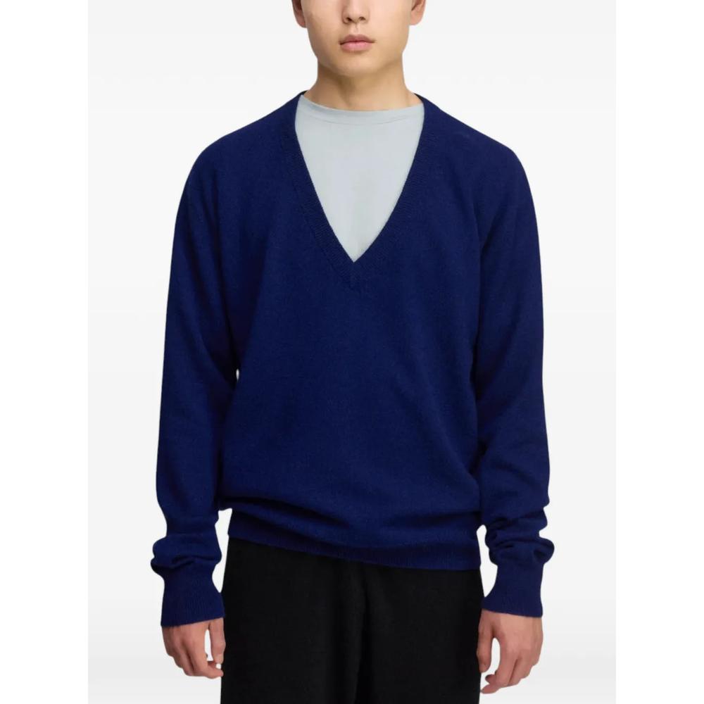Ben V-neck sweater 1