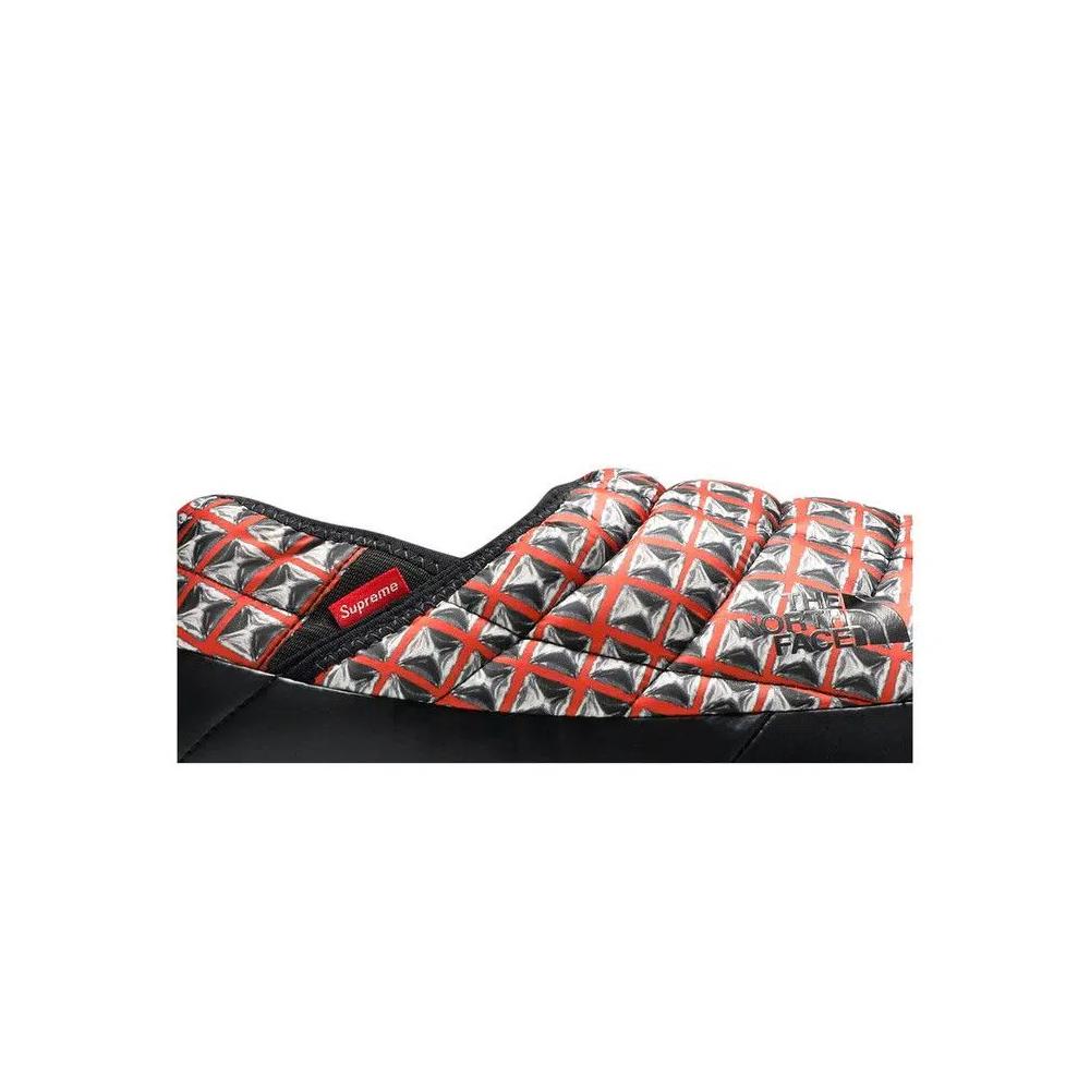 Мюли Supreme x The North Face Traction Mule 'Red Studded Print' 2