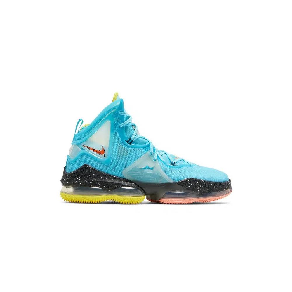 Кроссовки Nike LeBron 19 'Christmas' 1