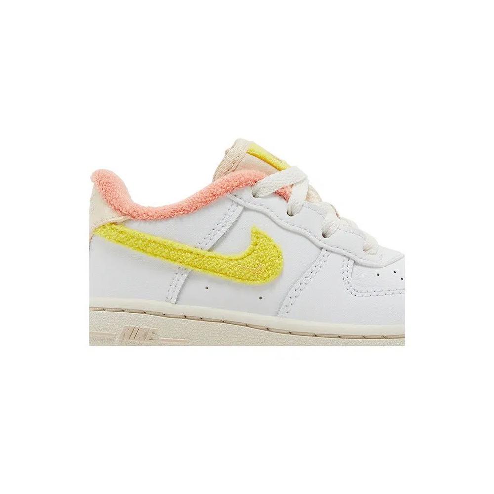 Лайфстайл Nike Force 1 LV8 TD 'White Yellow Strike' 2