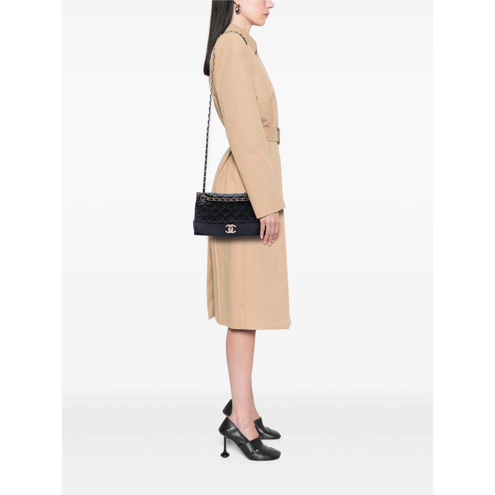 2014-2015 Medium Quilted Calfskin Soft Elegance Flap shoulder bag 2