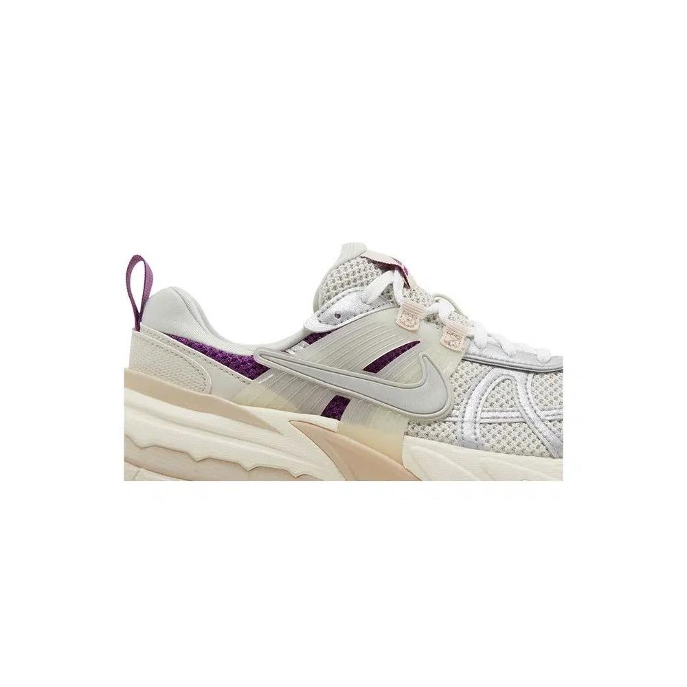 Кроссовки Nike Wmns V2K Run Premium 'Light Bone Viotech' 2