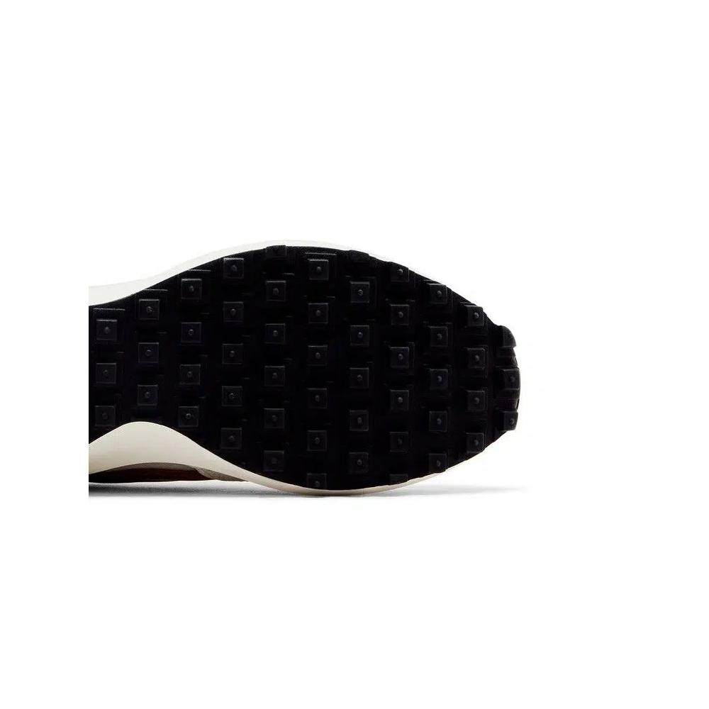 Кроссовки Nike Wmns Waffle Debut 'Light Orewood Brown Metallic Gold' 5