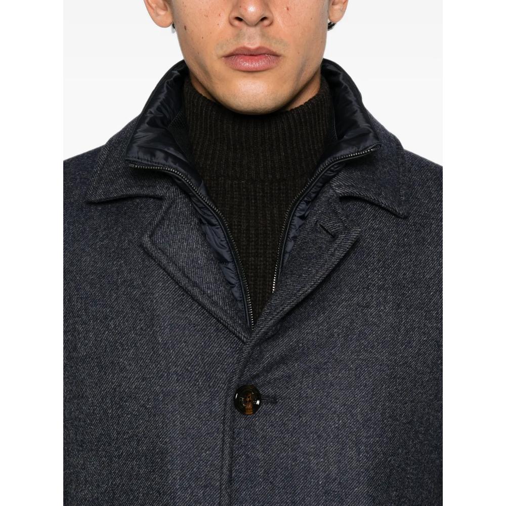 button-fastening coat 5