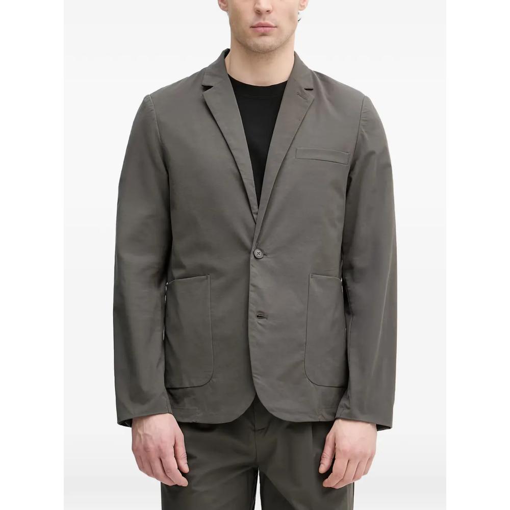 single-breasted suit 1
