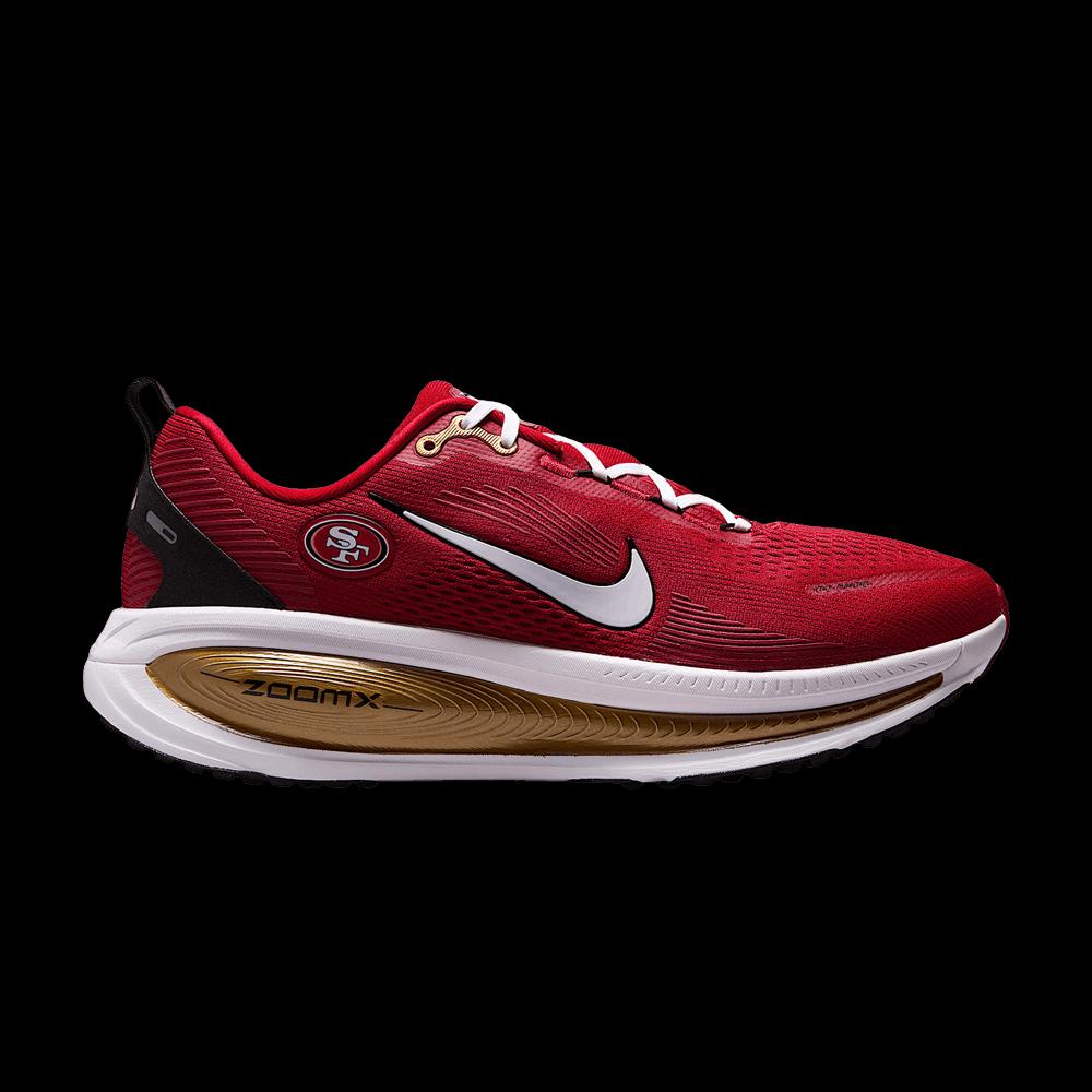 Беговые кроссовки Nike Vomero 18 x San Francisco 49ers NFL Road 'Gym Red Club Gold White' 1