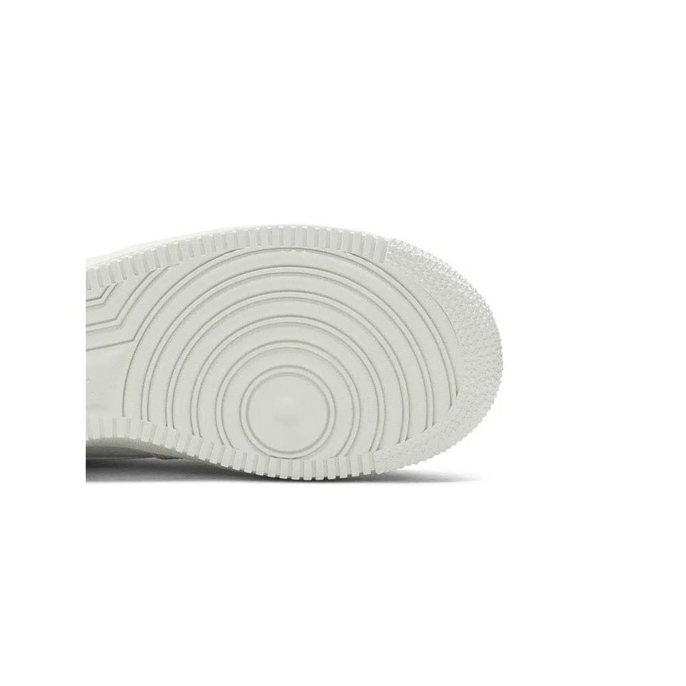 Кроссовки Nike Wmns Air Force 1 '07 ESS 'Platinum Tint' 4
