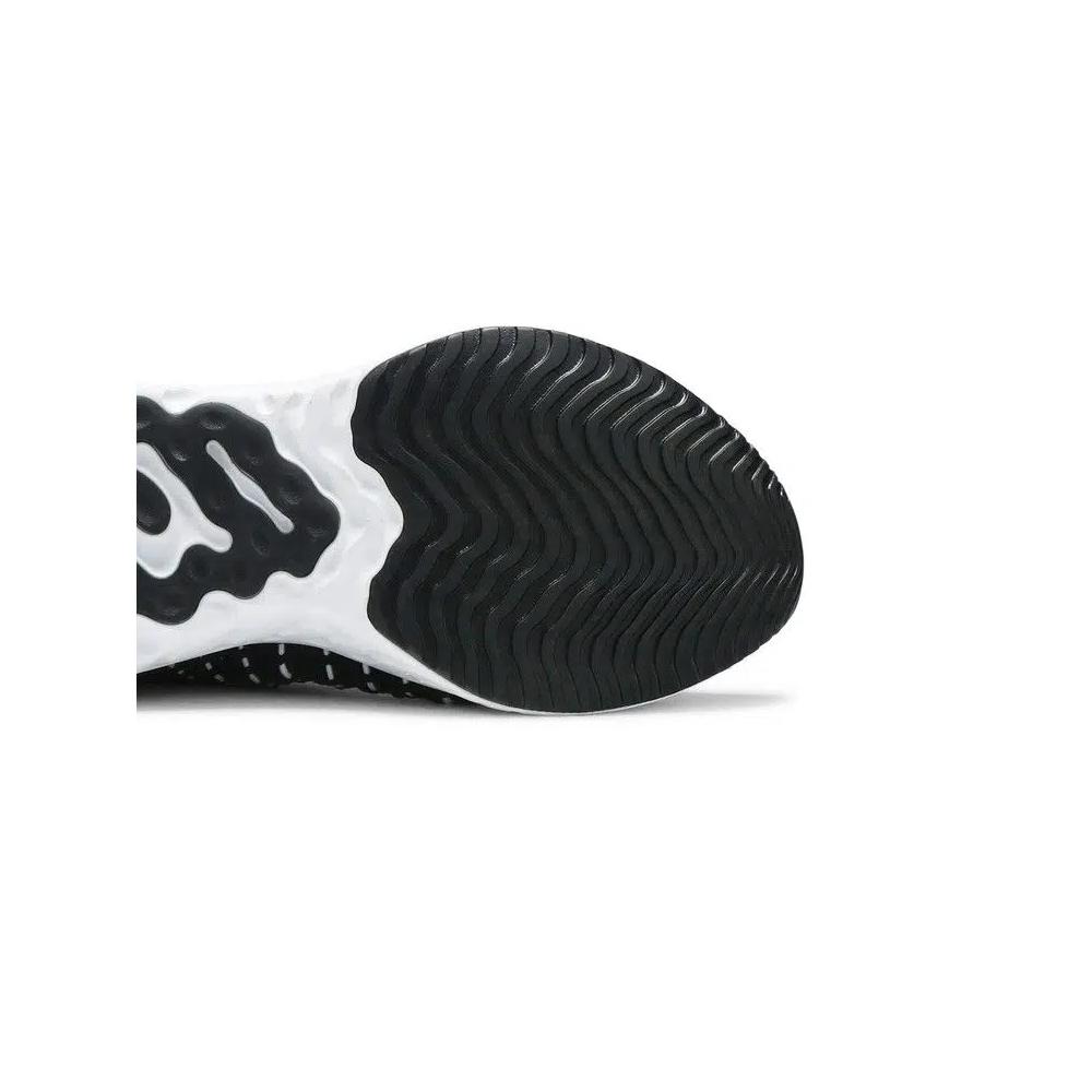 Кроссовки Nike Wmns React Phantom Run Flyknit 2 'Black White' 5