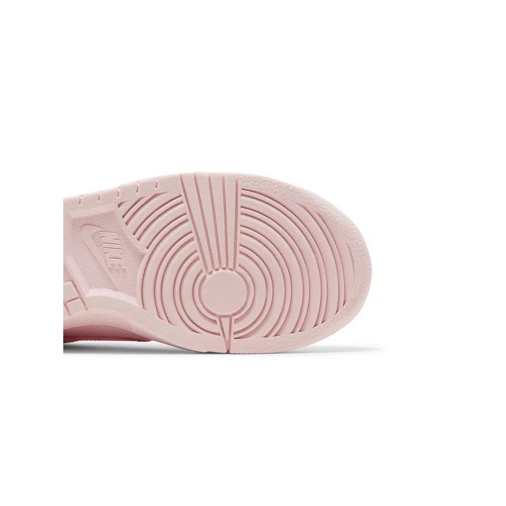 Кроссовки Nike Dunk Low SE GS 'Prism Pink' 5