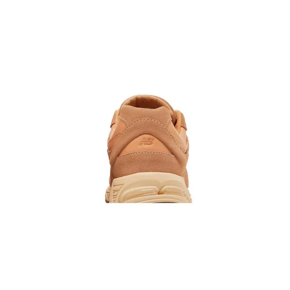 Кроссовки New Balance 2002R «Toast» 7