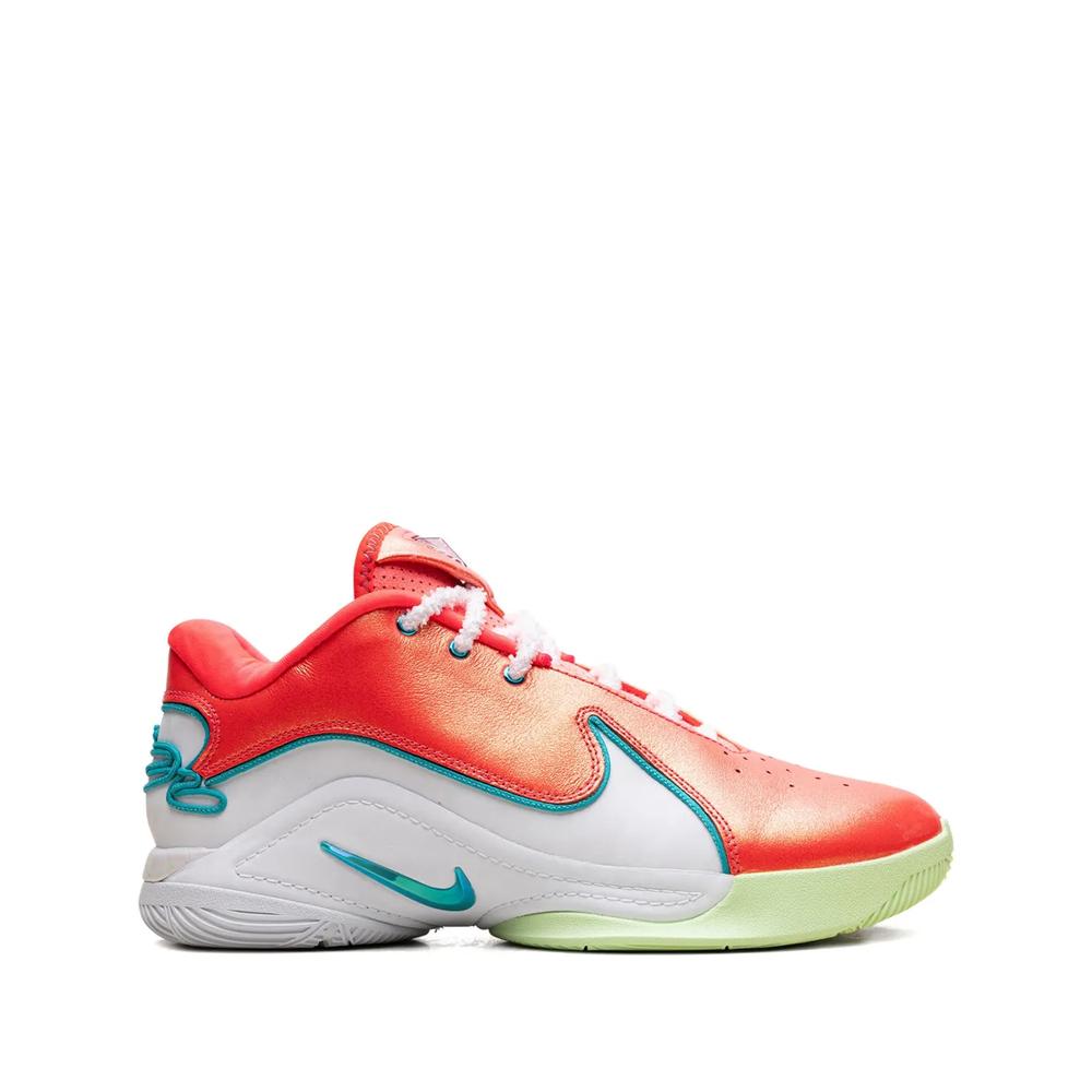 Кроссовки LeBron 22 Christmas 1
