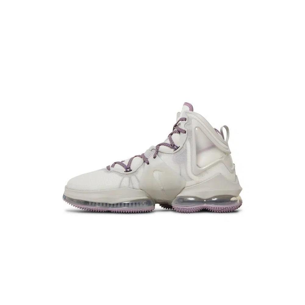 Кроссовки Nike LeBron 19 'The Cast' 3