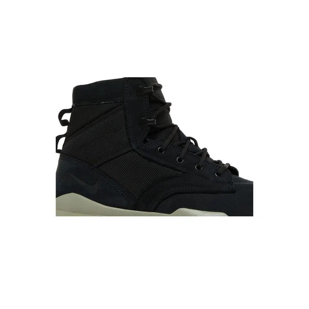 Ботинки Nike SFB Field 6 Inch Leather Boot 'Black Light Taupe' 2