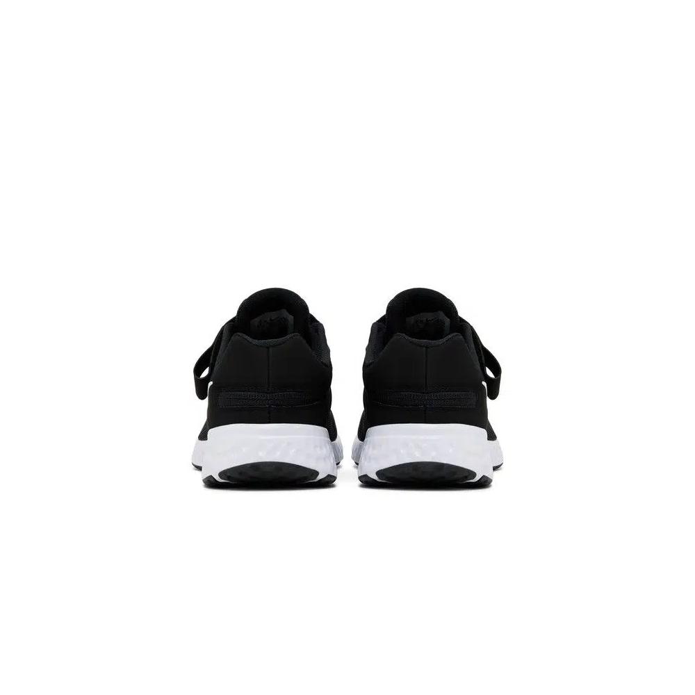 Кроссовки Nike Revolution 6 FlyEase GS 'Black White' 6