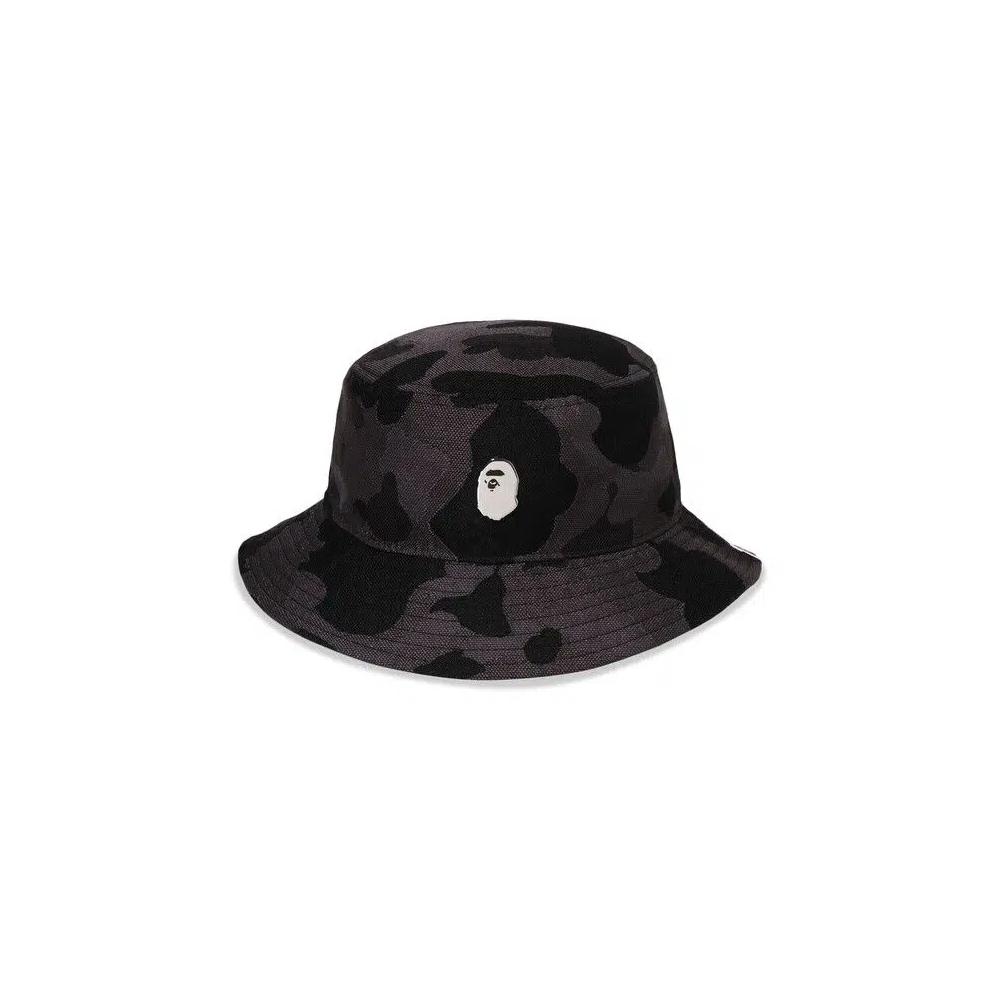 Панамы BAPE Camo One Point Metal Logo Pin Bucket Hat 'Черный' 1