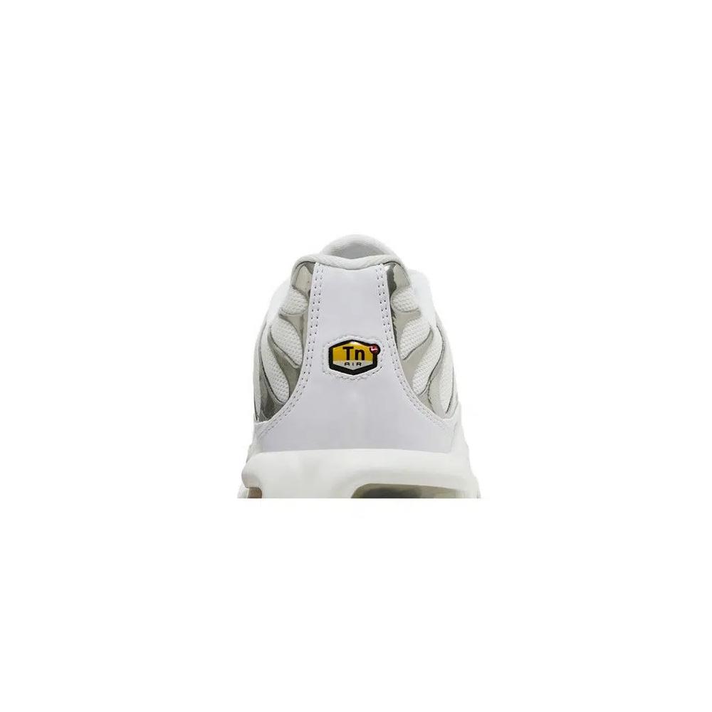 Кроссовки Nike Wmns Air Max Plus SE 'White Chrome Silver' 7