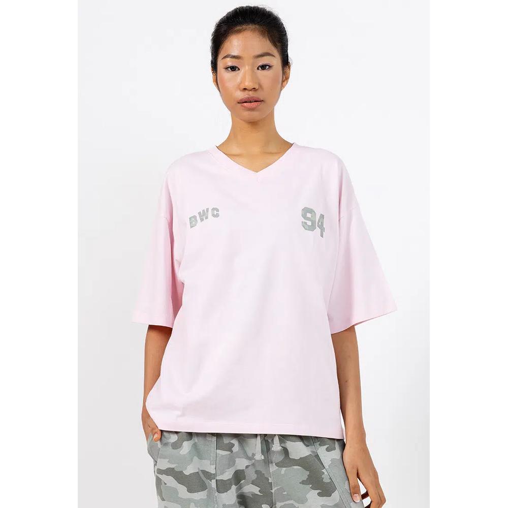 Активная футболка с V-образным вырезом и графическим принтом 1
