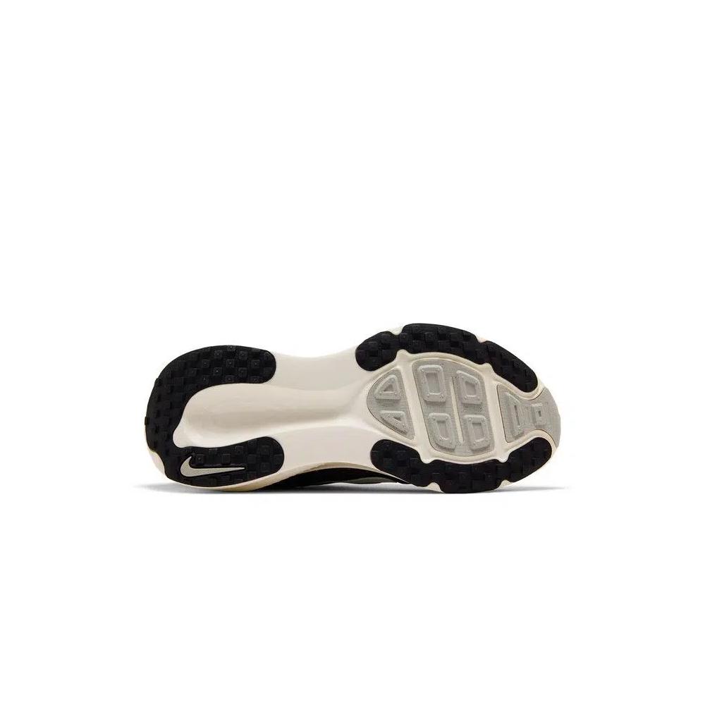 Кроссовки Nike Wmns Vomero 18 'Black Coconut Milk' 4