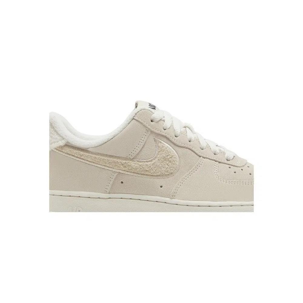 Кроссовки Nike Wmns Air Force 1 '07 SE 'Sanddrift Fleece' 2