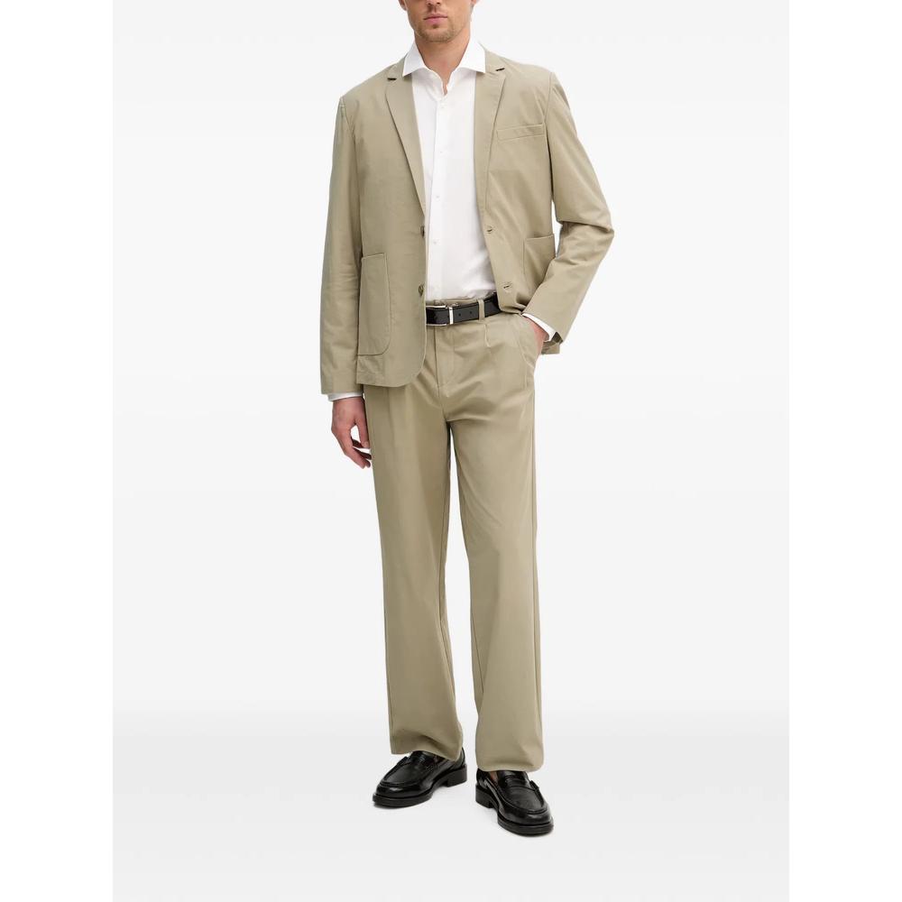 notched-lapels single-breasted suits 2