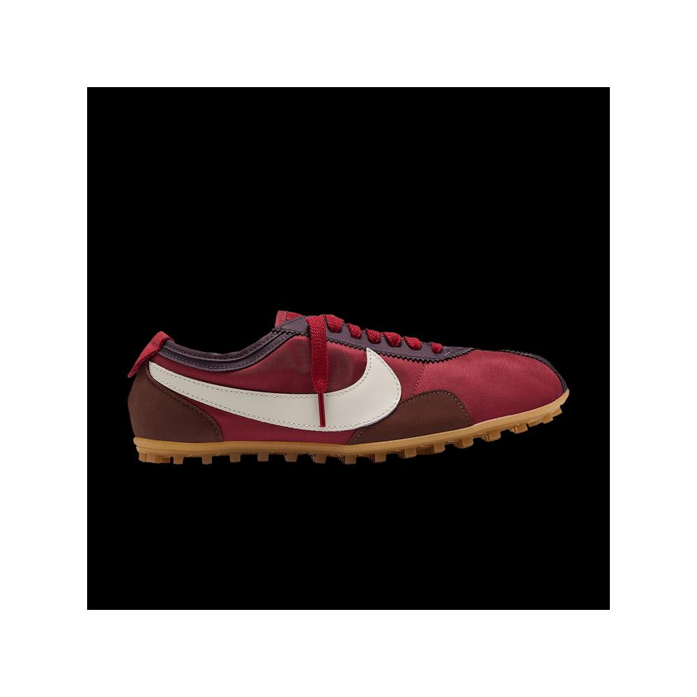 Кроссовки Nike Wmns Moon 'Mystic Dates Tough Red' 1