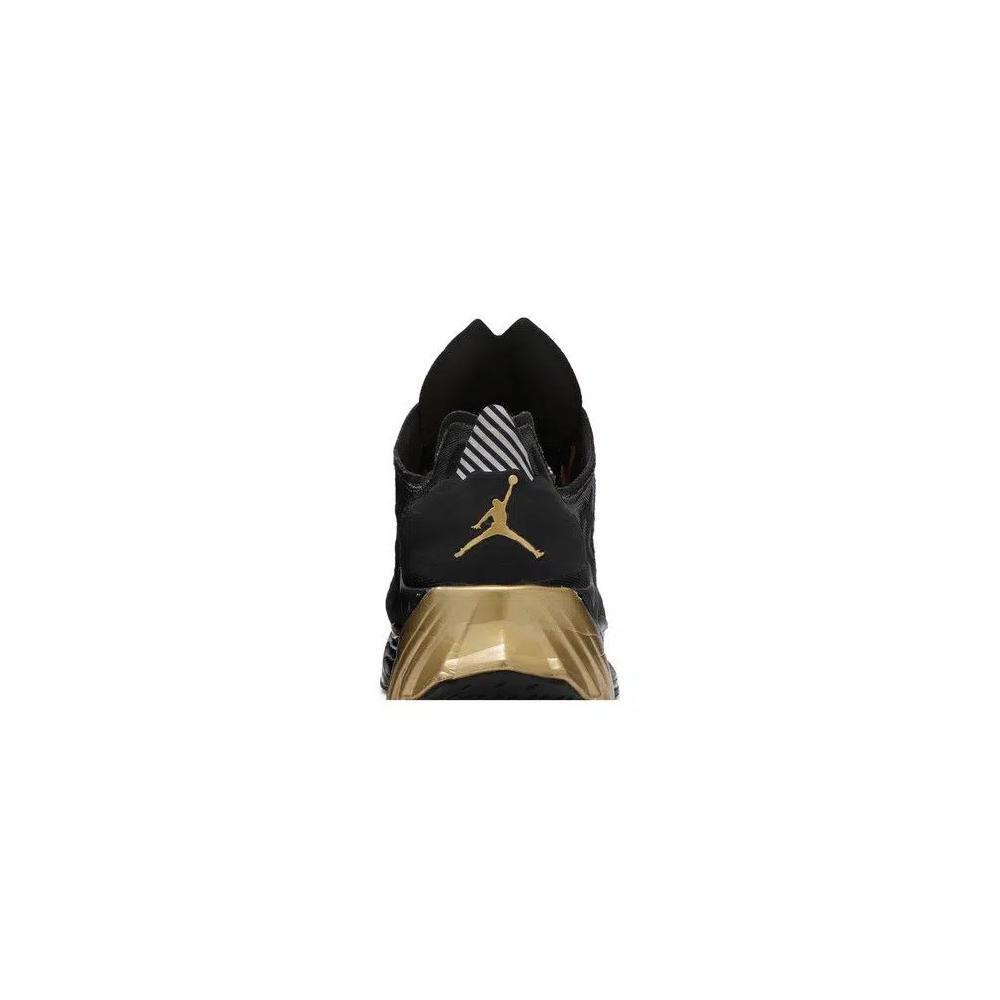 Кроссовки Air Jordan Zoom Trunner Ultimate 'Black Metallic Gold' 7