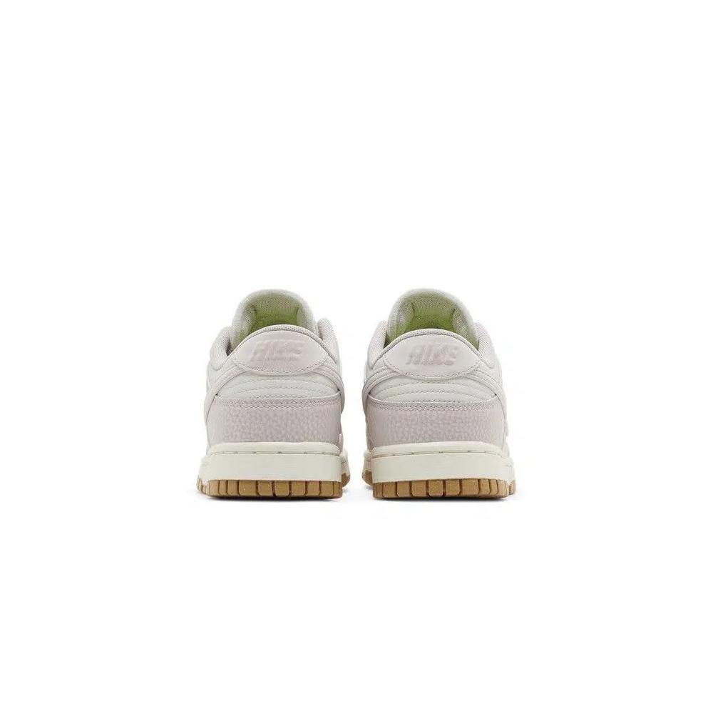 Кроссовки Nike Wmns Dunk Low Premium Next Nature 'Platinum Violet Gum' 6