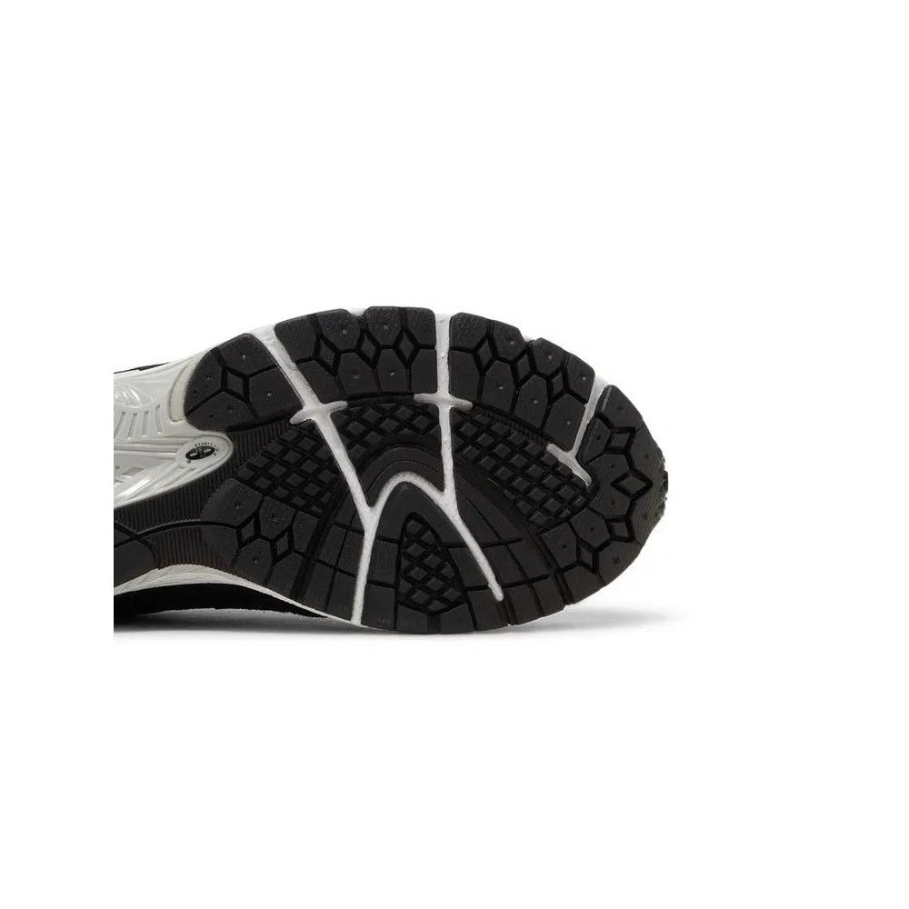 Кроссовки New Balance 2002R GORE-TEX 'Black Grey' 5