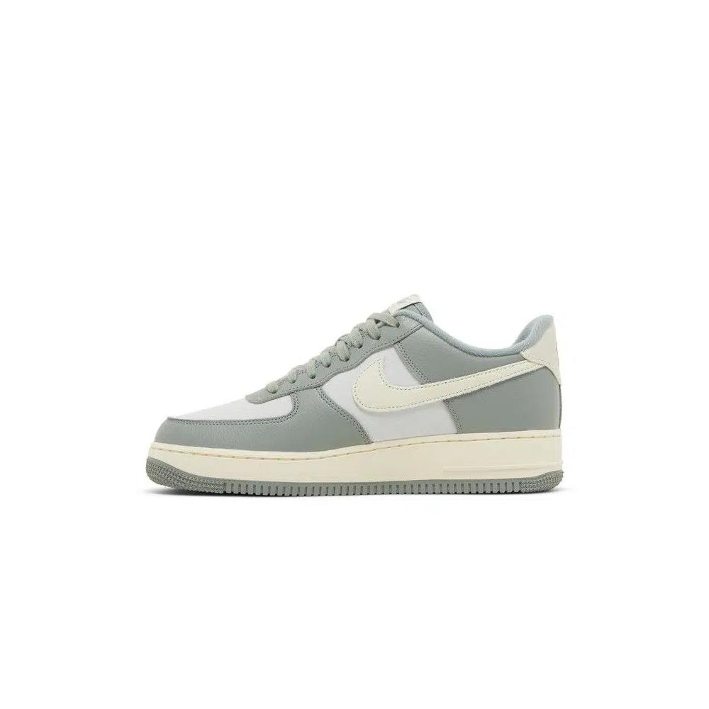 Кроссовки Nike Air Force 1 Low '07 LX 'Mica Green' 3