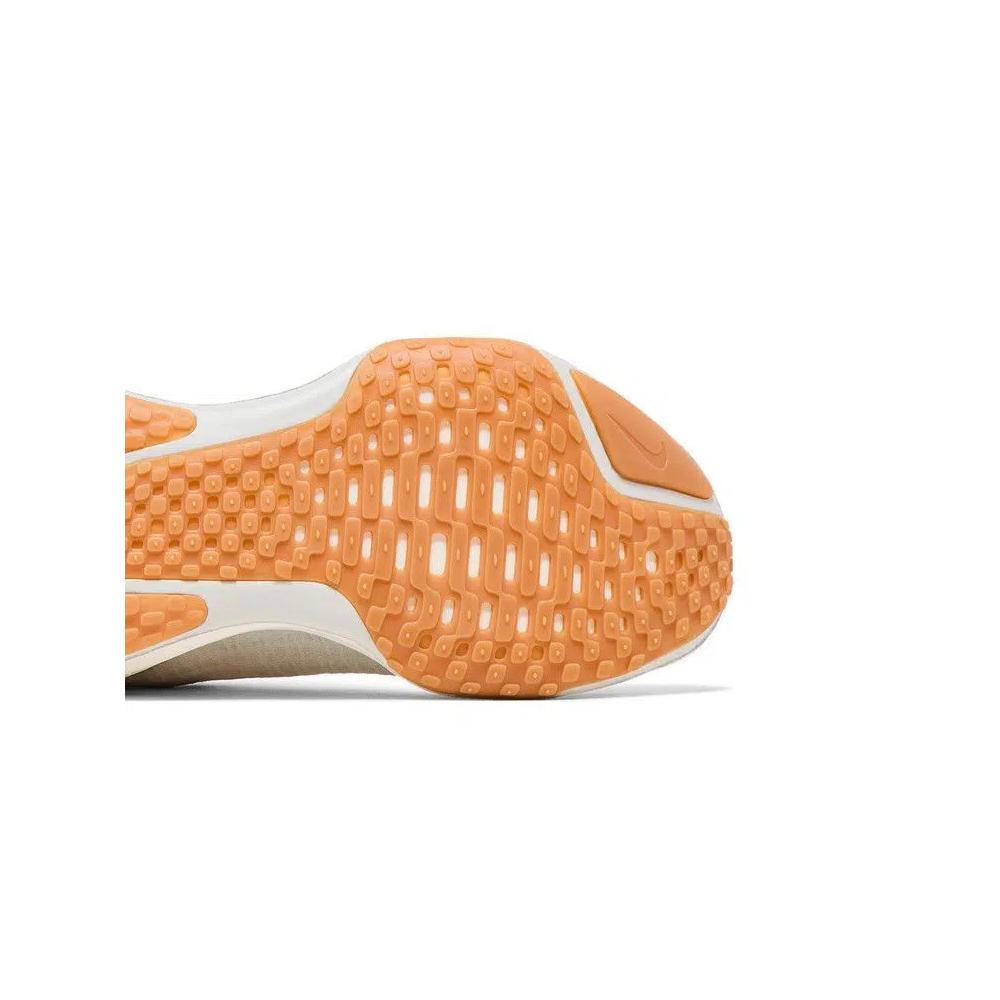 Кроссовки Nike Wmns ZoomX Invincible 3 'Light Bone Sail Gum' 5